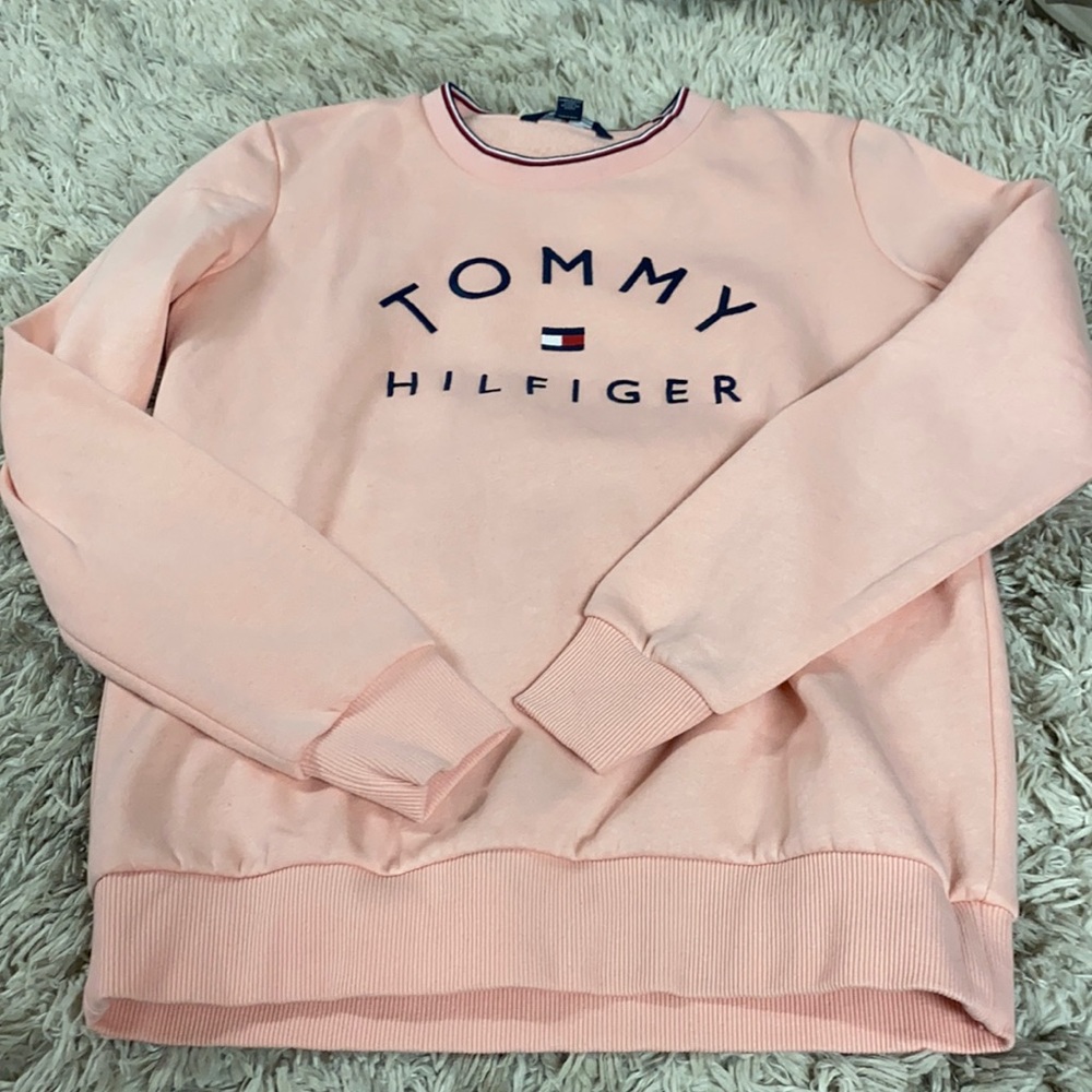 ✨2 for $20✨NWOT Tommy Hilfiger sweatshirt